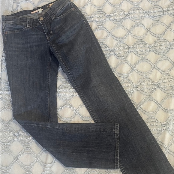 Classic Dark Blue Women's Jeans Levi’s size 2 - Picture 1 of 4